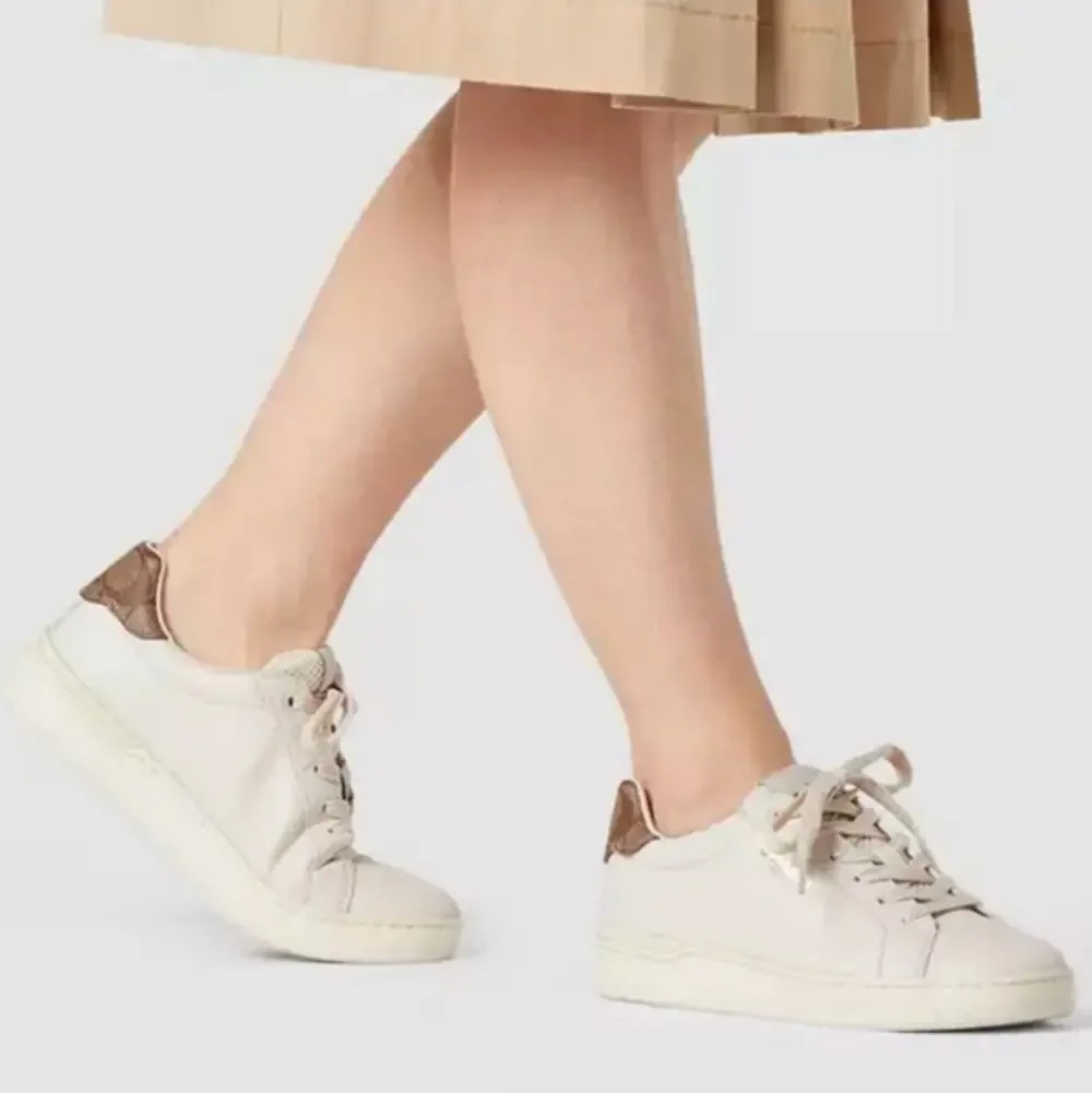 Coach Clip Low Top Sneakers size 8